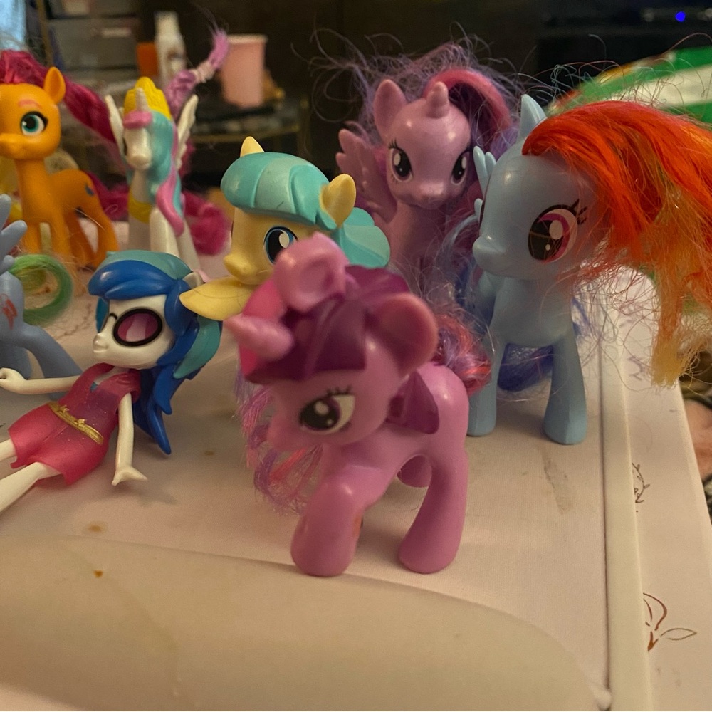 Lot of 24 Official My Little Pony Figures - Picture 9 of 16
